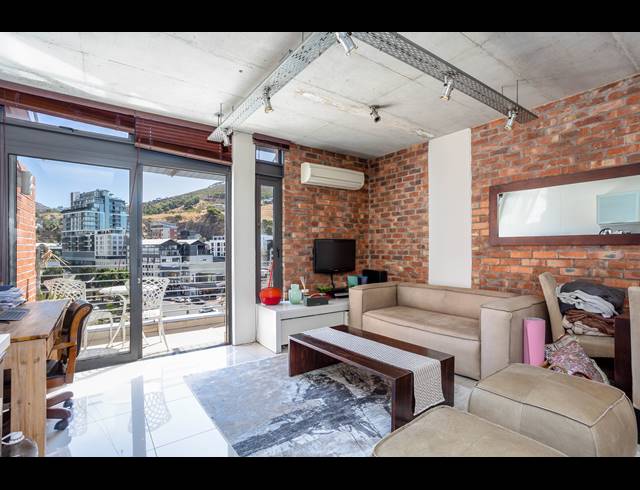 1 BEDROOM APARTMENT BLOCK TO LET IN DE WATERKANT